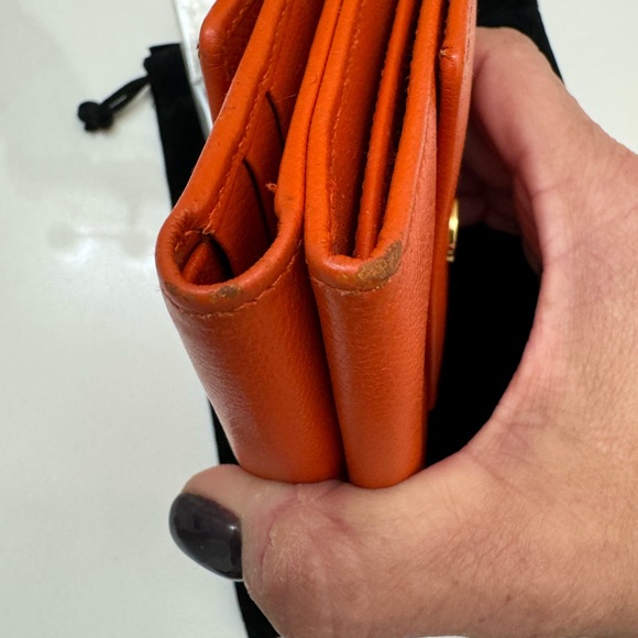 Chanel Compact Wallet. Good used condition. Orange - Picture 4 of 6